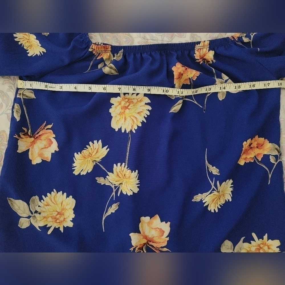 Olive Tree-Off-the-shoulder Cropped-M - Picture 8 of 8